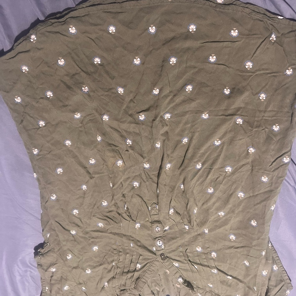 Sonoma Olive top with Cream Floral Accents